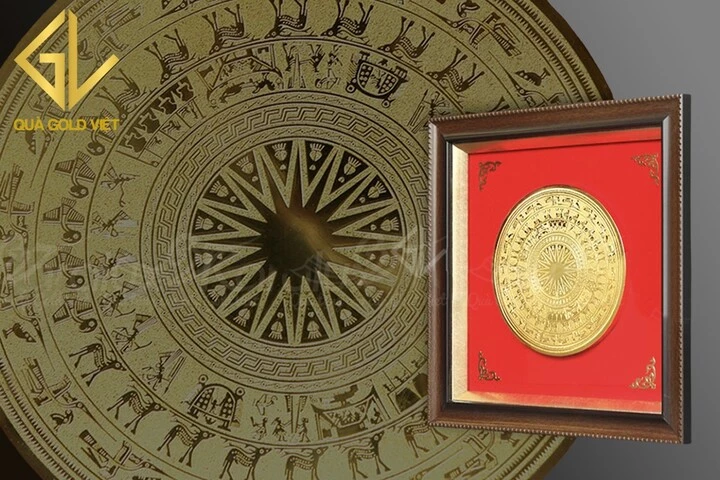 Quà tặng mạ vàng: Tranh trống đồng mạ vàng 24k